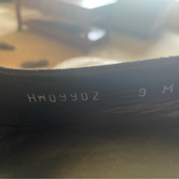 Stuart Weitzman Black Suede Pumps! Like New! - Picture 14 of 14